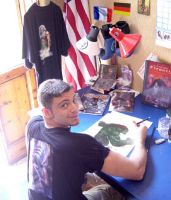 Lucio Parrillo al tavolo da disegno (foto Kristy L