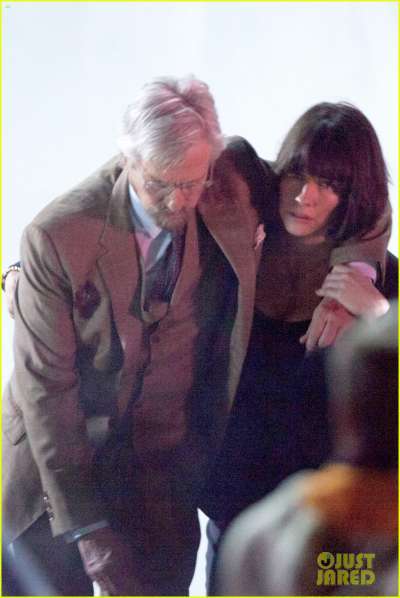 *EXCLUSIVE* Michael Douglas and Evangeline Lilly on the set of "Ant Man"