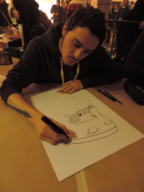 Spugna al tavolo da disegno